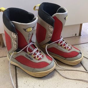 Size 5J SIMS snowboard boots